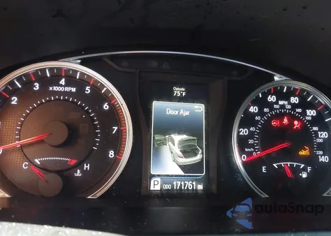 2016 Toyota Camry Le/Xle/Se/Xse z USA, uszkodzony, nr VIN 4T1BF1FK5GU568720